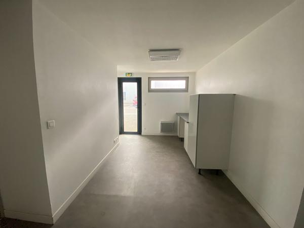 Local commercial Verrieres En Anjou 5 pièce(s) 140m2