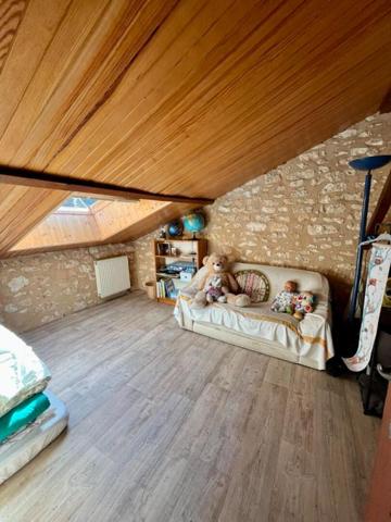 Propriété 216 m2 sur parcelles de 12866 m2