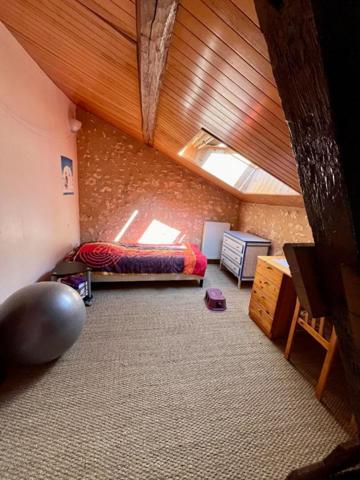 Propriété 216 m2 sur parcelles de 12866 m2