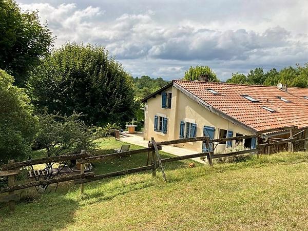 Propriété 216 m2 sur parcelles de 12866 m2