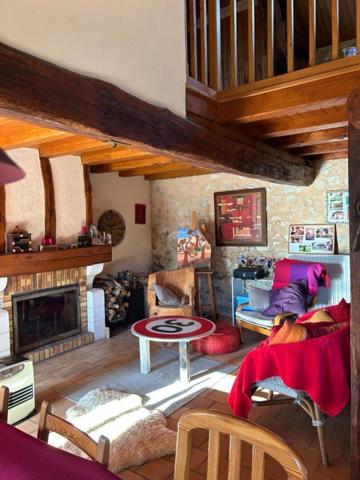 Propriété 216 m2 sur parcelles de 12866 m2