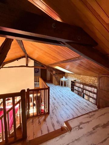 Propriété 216 m2 sur parcelles de 12866 m2