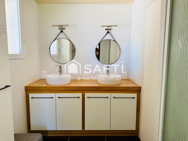 BEAU PLAIN-PIED  2 CH 1 BUREAU JARDIN 2 GARAGES ATELIER