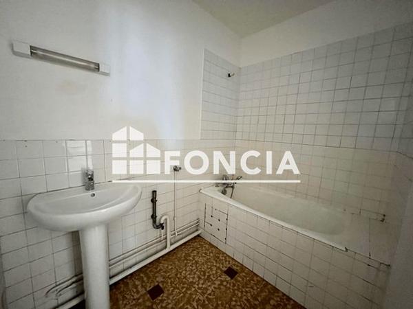 Location Appartement 3 pièces 61.35 m² - 65 AVENUE ROGER SALENGRO Vaulx En Velin 69120