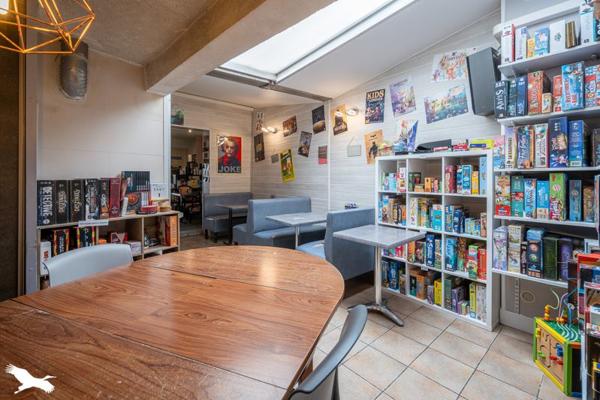 Immeuble à vendre |                                       Saintes |                                            200 m²