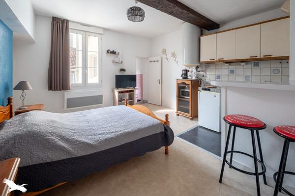 Immeuble à vendre |                                       Saintes |                                            200 m²