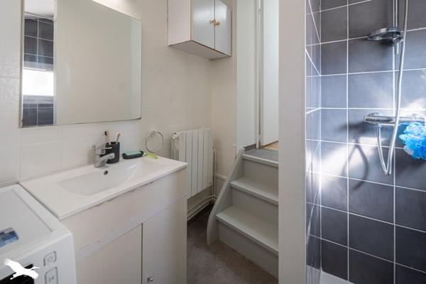 Immeuble à vendre |                                       Saintes |                                            200 m²
