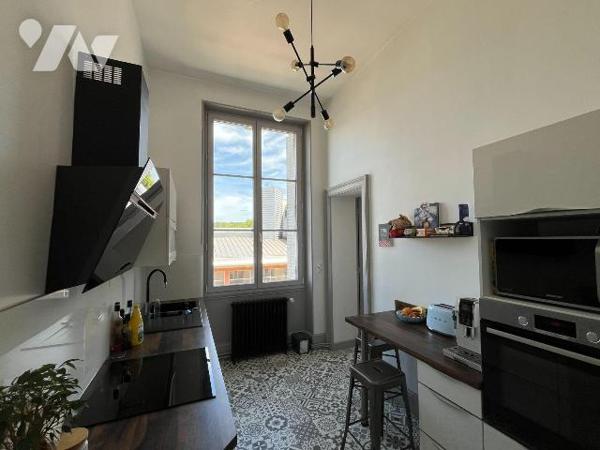 Appartement à vendre à Bar sur Seine (10110), Aube. Superbe appartement de standing, type 5, 11...
