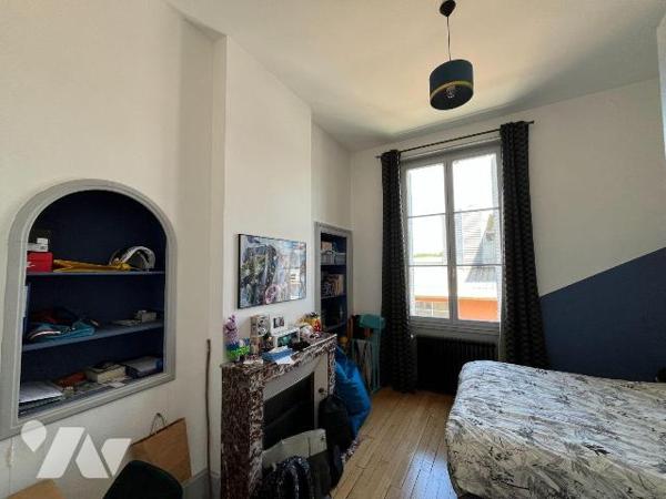 Appartement à vendre à Bar sur Seine (10110), Aube. Superbe appartement de standing, type 5, 11...