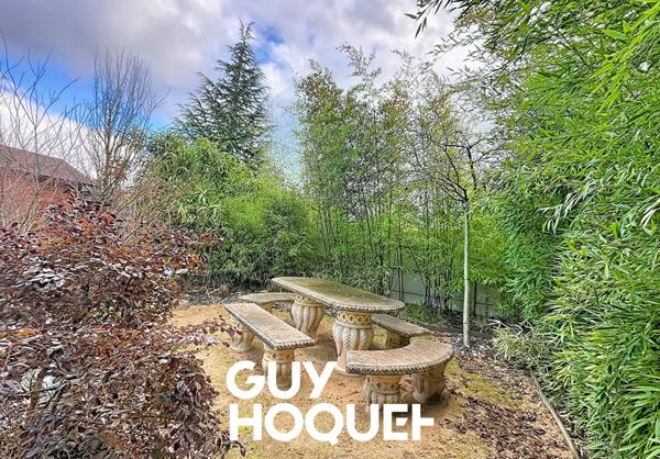 Villa sur sous-sol 6 Chambres + Dépendances et Terrain Constructible de 2227 m² - 71850 CHARNAY LES MACON