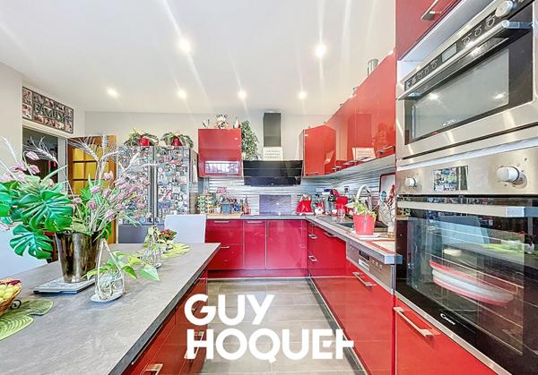 Villa sur sous-sol 6 Chambres + Dépendances et Terrain Constructible de 2227 m² - 71850 CHARNAY LES MACON