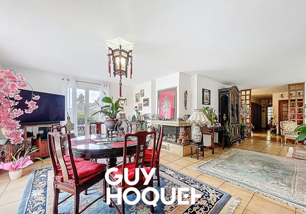 Villa sur sous-sol 6 Chambres + Dépendances et Terrain Constructible de 2227 m² - 71850 CHARNAY LES MACON