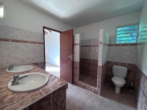 A VENDRE VILLA T3 MEZZANINE AVEC GARAGE SUR 864 M² DE TERRAIN ,SECTEUR RESIDENTIEL DE LA GRIPPIERE