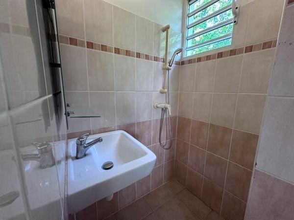 A VENDRE VILLA T3 MEZZANINE AVEC GARAGE SUR 864 M² DE TERRAIN ,SECTEUR RESIDENTIEL DE LA GRIPPIERE