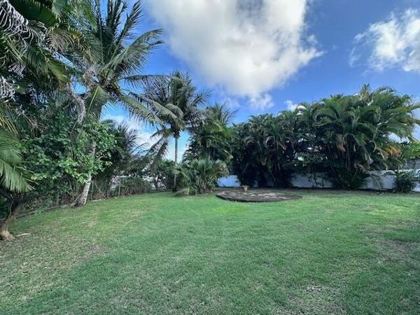 A VENDRE VILLA T3 MEZZANINE AVEC GARAGE SUR 864 M² DE TERRAIN ,SECTEUR RESIDENTIEL DE LA GRIPPIERE