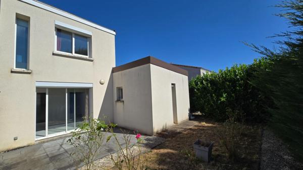 Maison Poitiers RECENTE de 4 pièce(s) avec garage sur 186 m2 de terrain