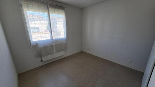 Maison Poitiers RECENTE de 4 pièce(s) avec garage sur 186 m2 de terrain