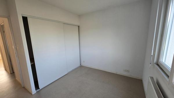 Maison Poitiers RECENTE de 4 pièce(s) avec garage sur 186 m2 de terrain