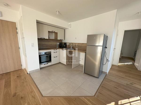 Appartement meublé Nantes 2 pièce(s) 41 m2 avec balcons et place de parking