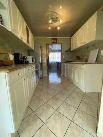 Maison à BOUGUENAIS, 44340 - 4 pièces 90m²