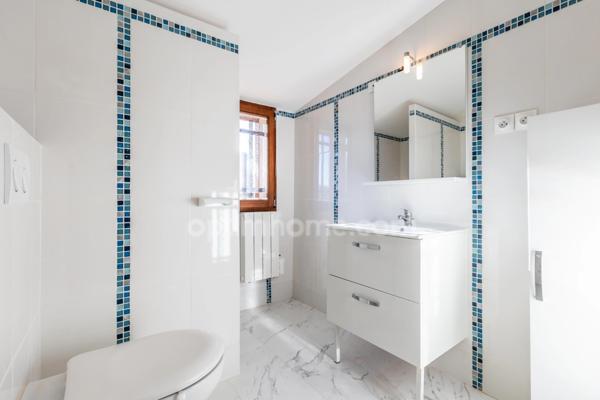 Maison individuelle 83 m² - 4 pièces - 3 chambres - Terrain de 300 m2 - Piscine - Garage