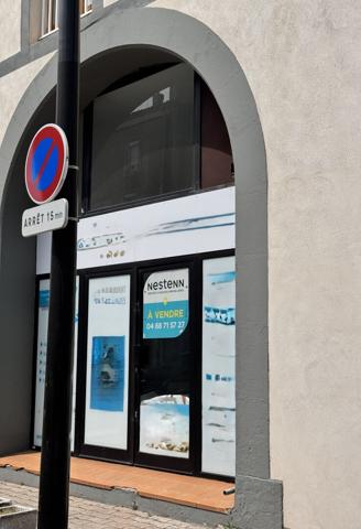 Local commercial 124 m² en emplacement stratégique, vitrine sur avenue