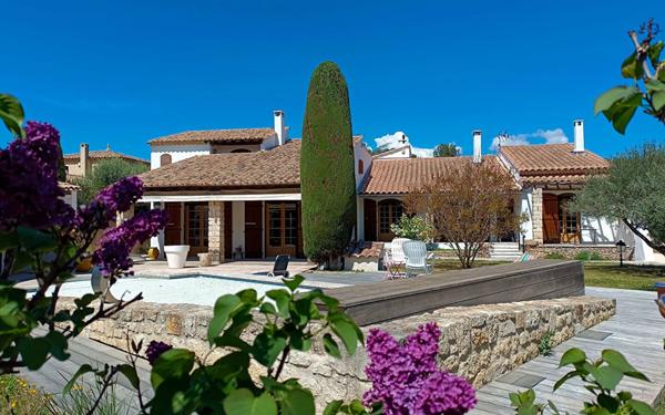 Maison à vendre    6 pièces •  Beaucaire