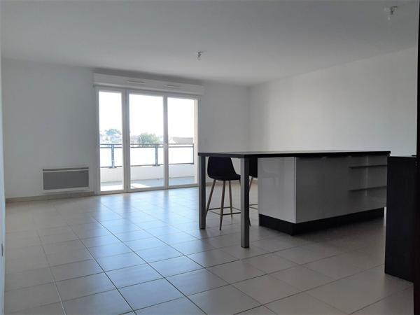 T3 Marseille - 3 pièce(s) -71.10 m2