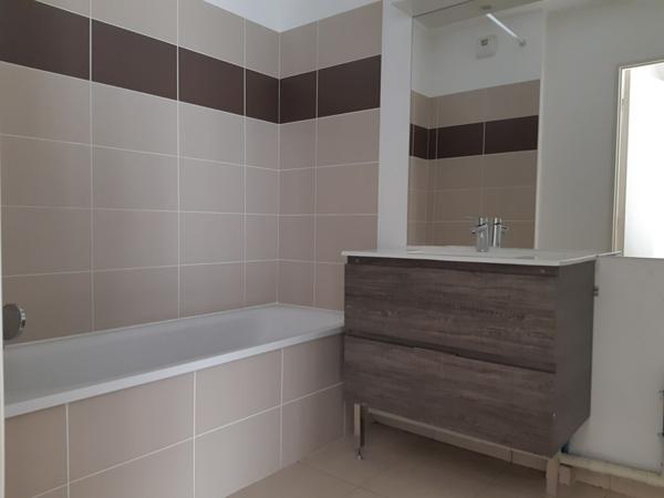 T3 Marseille - 3 pièce(s) -71.10 m2