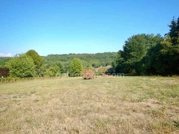 Terrain constructible 1 602 m² CHATEAU-L'EVEQUE (24)