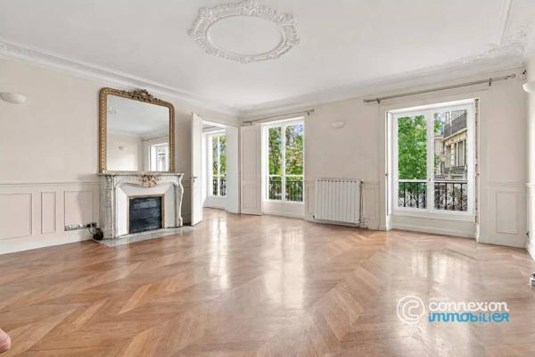 Appartement familial de 150 m2 - volumes, lumière & emplacement recherché