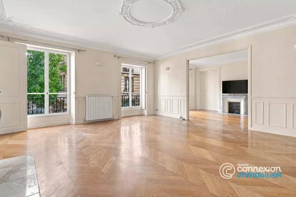 Appartement familial de 150 m2 - volumes, lumière & emplacement recherché