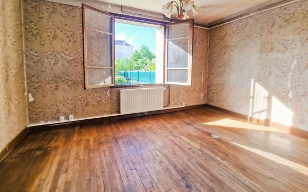 Maison à vendre    2 pièces • 65 m2 Saint-Pierre-des-Corps