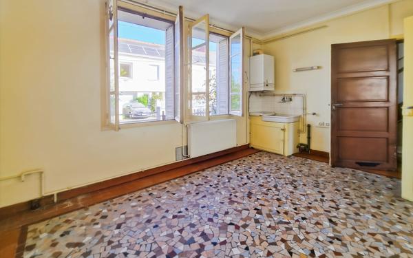 Maison à vendre    2 pièces • 65 m2 Saint-Pierre-des-Corps