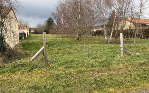 Terrain à vendre    Rochechouart