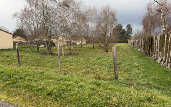 Terrain à vendre    Rochechouart