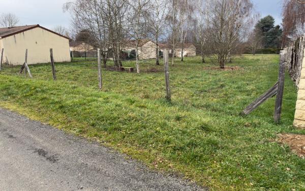 Terrain à vendre    Rochechouart