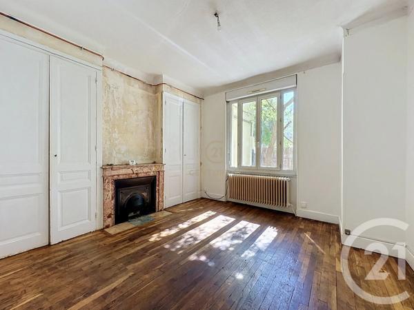 Maison à vendre  5 pièces - 111,38 m 2   LYON  - 69008