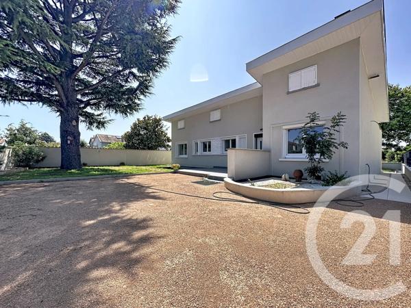 Maison à vendre  5 pièces - 111,38 m 2   LYON  - 69008