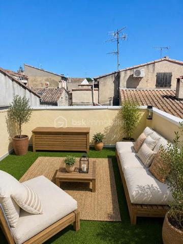 lansargues Maison de village rénovée R+1 double vitrage clim étanchéite terrasse / R +1 salon cuisine cellier wc; etage ; deux chambres salle de bains .rangements sous combles.
Terrasse de 10 m2 .
Belle opportunité . classe energetique Cet A .
prix affiché 228000 euros honoraires charge vendeur.
Annonce rédigée sous responsabilité de g baraton inscrit rscac Montpellier N 450189 816/  renseignements / georisque /WWW.georisques .fr
g baraton 06 83 39 75 60 g.baraton@bsk immobilier.com