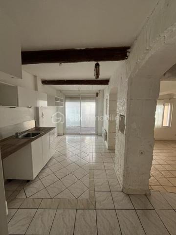 lansargues Maison de village rénovée R+1 double vitrage clim étanchéite terrasse / R +1 salon cuisine cellier wc; etage ; deux chambres salle de bains .rangements sous combles.
Terrasse de 10 m2 .
Belle opportunité . classe energetique Cet A .
prix affiché 228000 euros honoraires charge vendeur.
Annonce rédigée sous responsabilité de g baraton inscrit rscac Montpellier N 450189 816/  renseignements / georisque /WWW.georisques .fr
g baraton 06 83 39 75 60 g.baraton@bsk immobilier.com