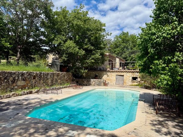 Maison familiale 5 pièces avec piscine, suite parentale et studios – Un bien rare et lumineux à découvrir sans tarder