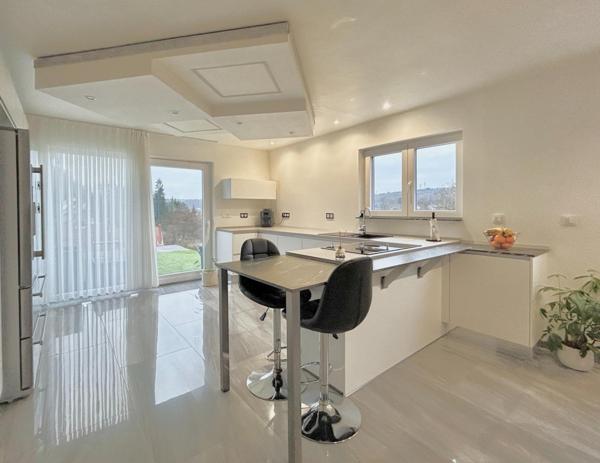 Belle maison de 2 appartements dans rue calme