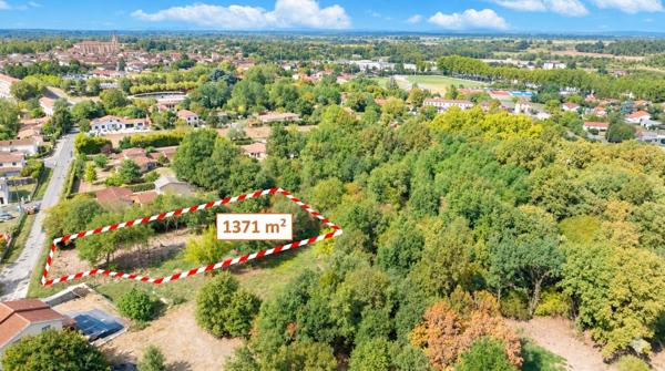 Terrain à Bâtir à 500 ml du centre ville en lisière de forêt