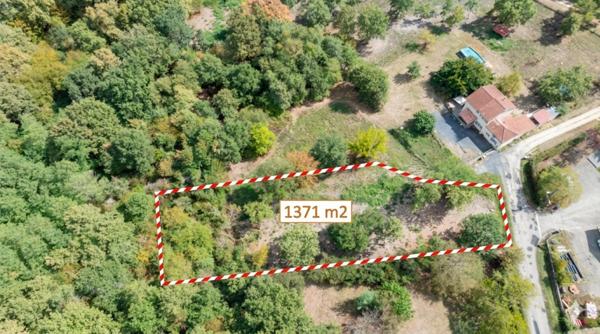 Terrain à Bâtir à 500 ml du centre ville en lisière de forêt