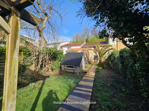 Hypercentre de Saint-Médard-en-Jalles (33)– Ensemble immobilier à fort potentiel à rénover