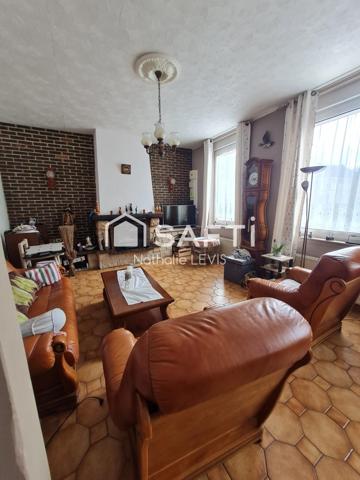 IMMEUBLE A CONFORTER pour investisseurs ou grande famille à 15 kms de Lille avec la proximité d'une gare