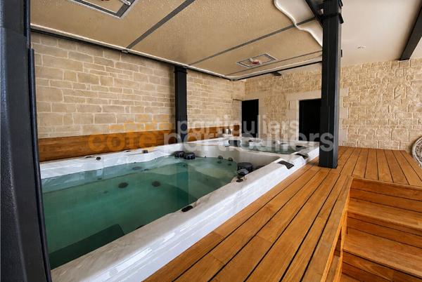 Vente
                Villa361 m² - 10 Pièces -
                    SAINT XANDRE (17138)