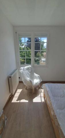 Appartement 1 etage - 2 chambres - box garage - aucun travaux - cuisiné équipée - séjour salon - double exposition - idéal jeune couple - étudiant - femme avec enfants