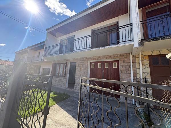 A VENDRE LAVELANET MAISON 3 CHAMBRES AVEC JARDIN ET GARAGE